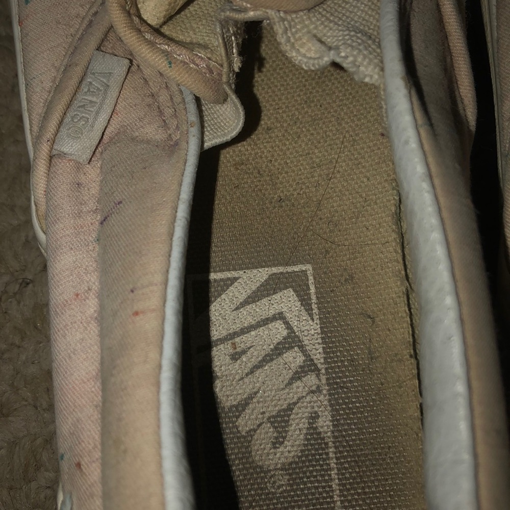 Vans - Picture 5 of 7